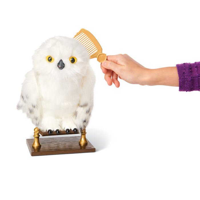 Wizarding World Harry Potter, Enchanting Hedwig Interactive Owl with Over  15 Sounds and Movements and Hogwarts Envelope, Kids Toys for Ages 5 and up